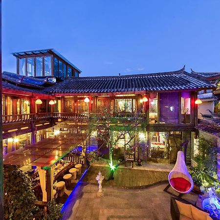 Lijiang Yuntian Palace Hotel Esterno foto