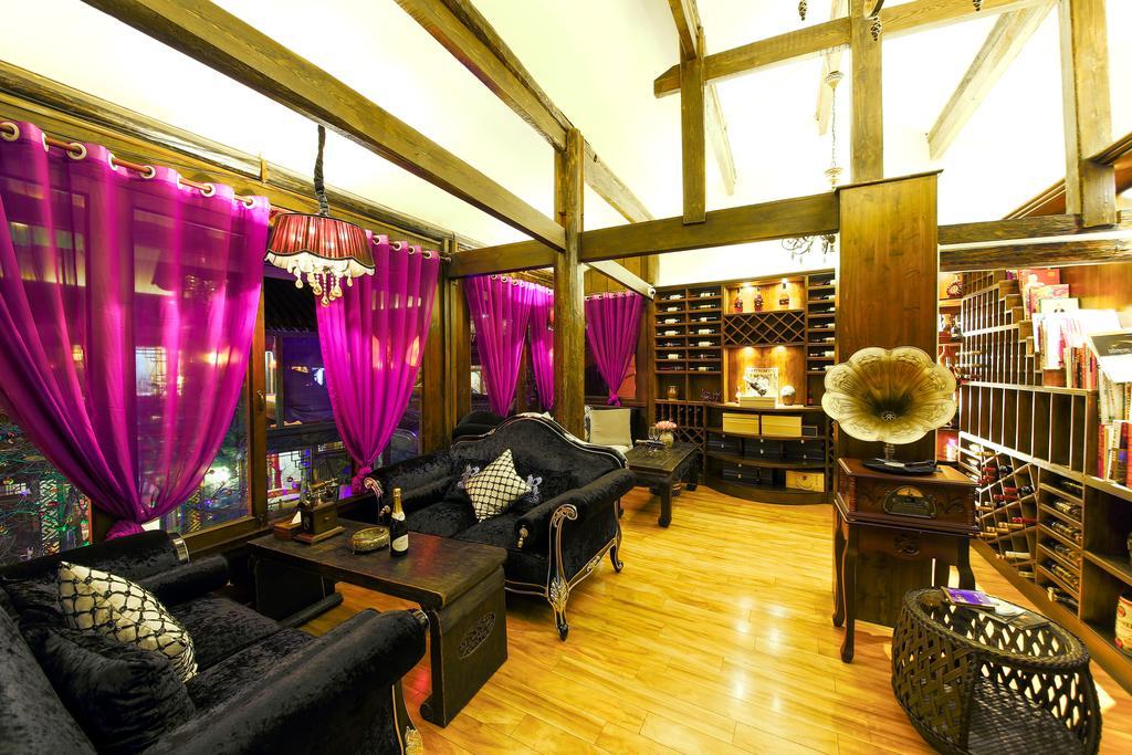 Lijiang Yuntian Palace Hotel Esterno foto