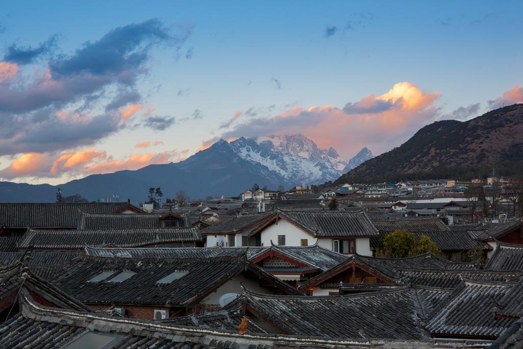 Lijiang Yuntian Palace Hotel Esterno foto