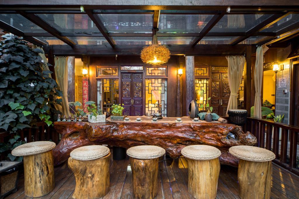 Lijiang Yuntian Palace Hotel Esterno foto