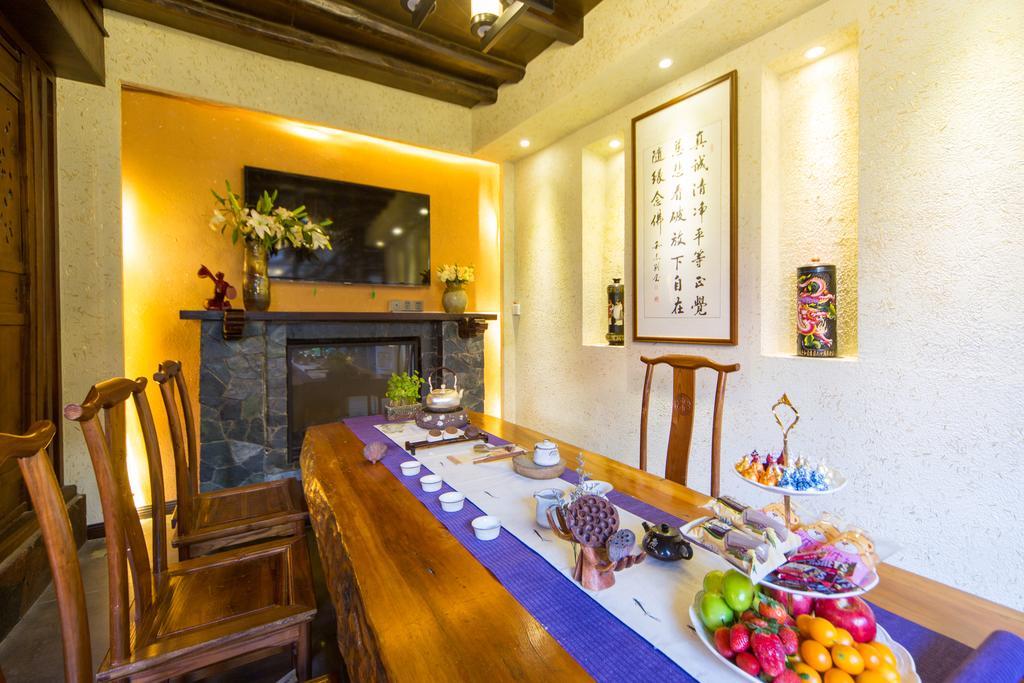 Lijiang Yuntian Palace Hotel Esterno foto