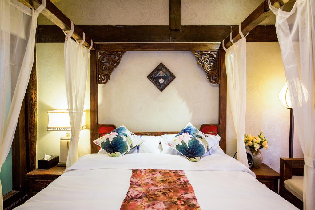 Lijiang Yuntian Palace Hotel Esterno foto