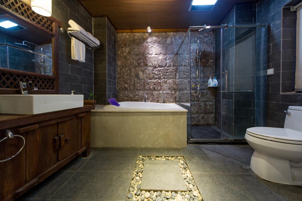 Lijiang Yuntian Palace Hotel Esterno foto