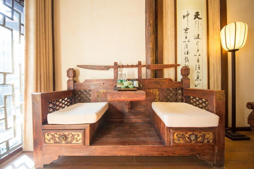 Lijiang Yuntian Palace Hotel Esterno foto